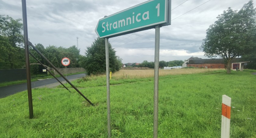 Inwestycje, umowa rozbudowę drogi Stramnicy Wykonawca zapewnia zakończy pracę przed terminem - zdjęcie, fotografia