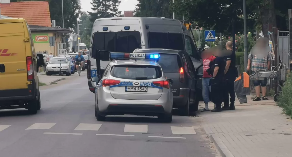 Kronika policyjna, Kierowca prowadził wpływem Zatrzymali świadkowie - zdjęcie, fotografia