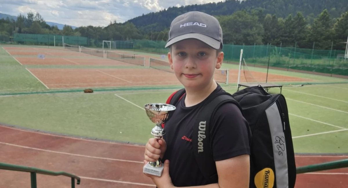 Inne Sporty, Młody kołobrzeżanin sukcesami turniejach tenisowych - zdjęcie, fotografia