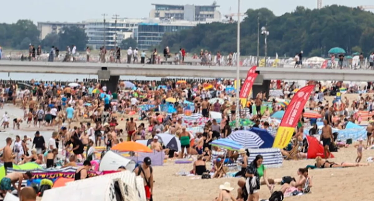 Wiadomości, wygląda długi weekend Kołobrzegu szpilki wciśniesz - zdjęcie, fotografia