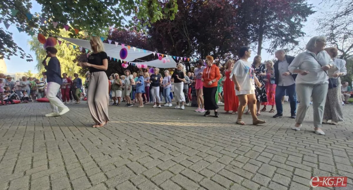 Wiadomości, Kolejna potańcówka Makarena centrum miasta - zdjęcie, fotografia