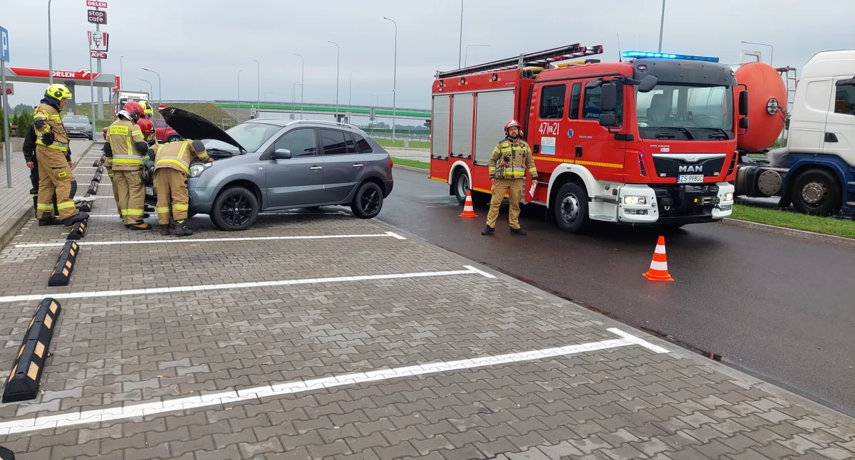 Wiadomości, zapalił samochód Interweniowali strażacy - zdjęcie, fotografia