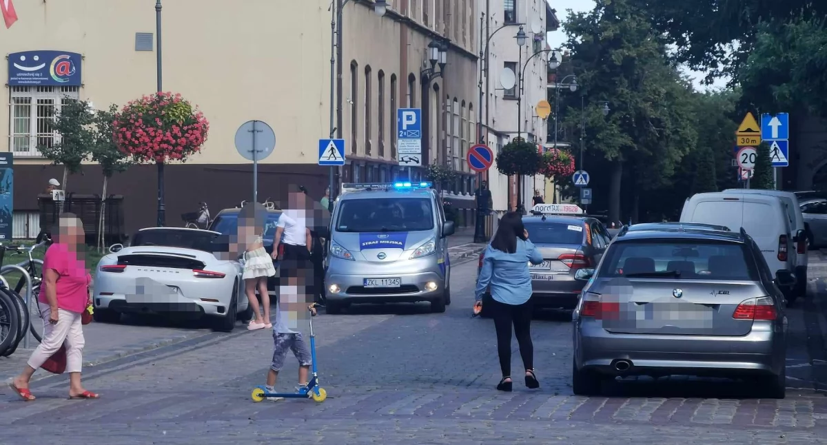 Straż Miejska, centrum zmian kierowcy jeżdżą pamięć - zdjęcie, fotografia