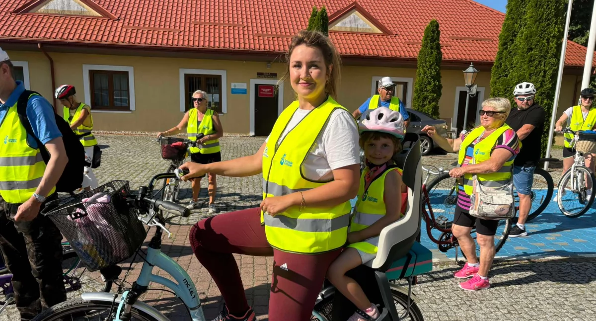 Aktualności, rowerowo meleksowy Ustroniu Morskim Dopisała pogoda uczestnicy - zdjęcie, fotografia