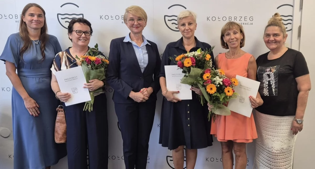 Wiadomości, Początek szkolnego września dyrektorzy szkół rozpoczną pracę - zdjęcie, fotografia