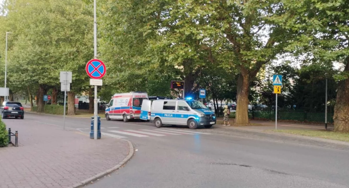 Wiadomości, Chcieli pomóc Mężczyzna zaatakował ratowników medycznych - zdjęcie, fotografia