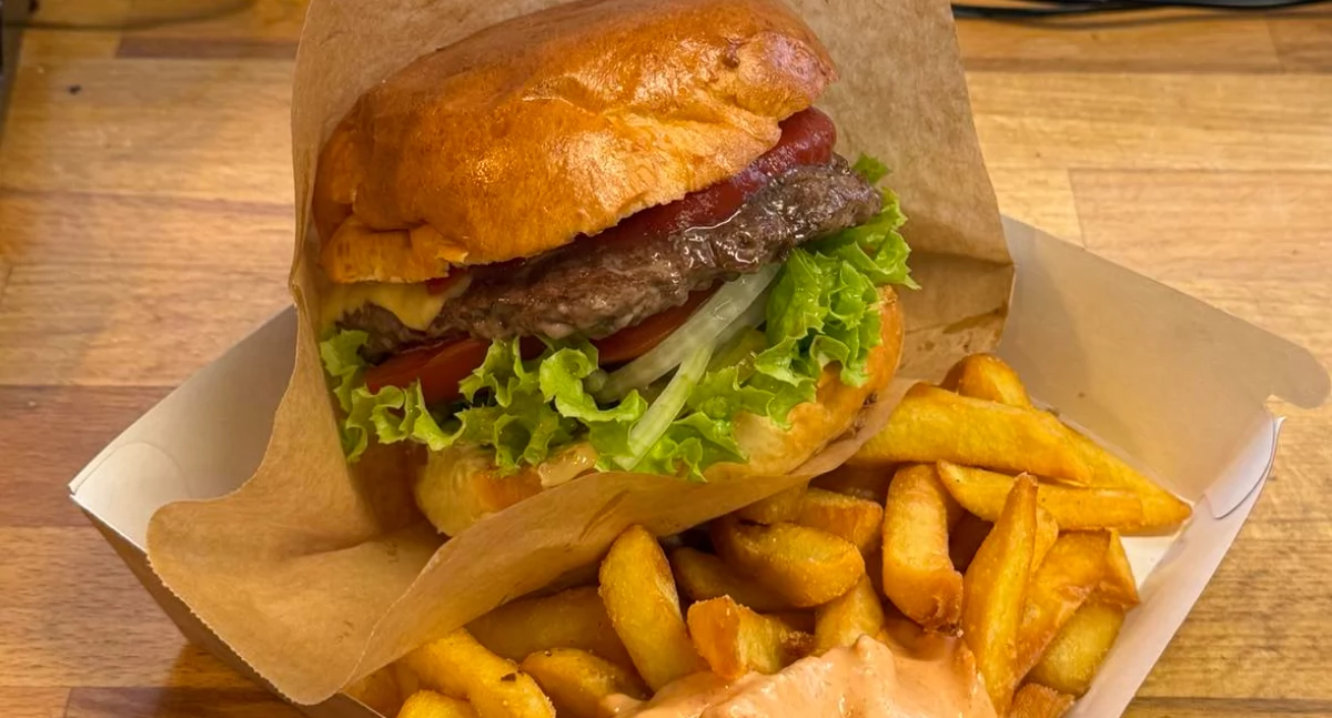 Wiadomości, burgerownia mieście JJBeefBurger zaprasza - zdjęcie, fotografia