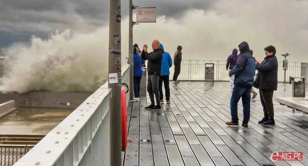 Wiadomości, Północy wiatr cofka wyglądał Bałtyk (foto) - zdjęcie, fotografia