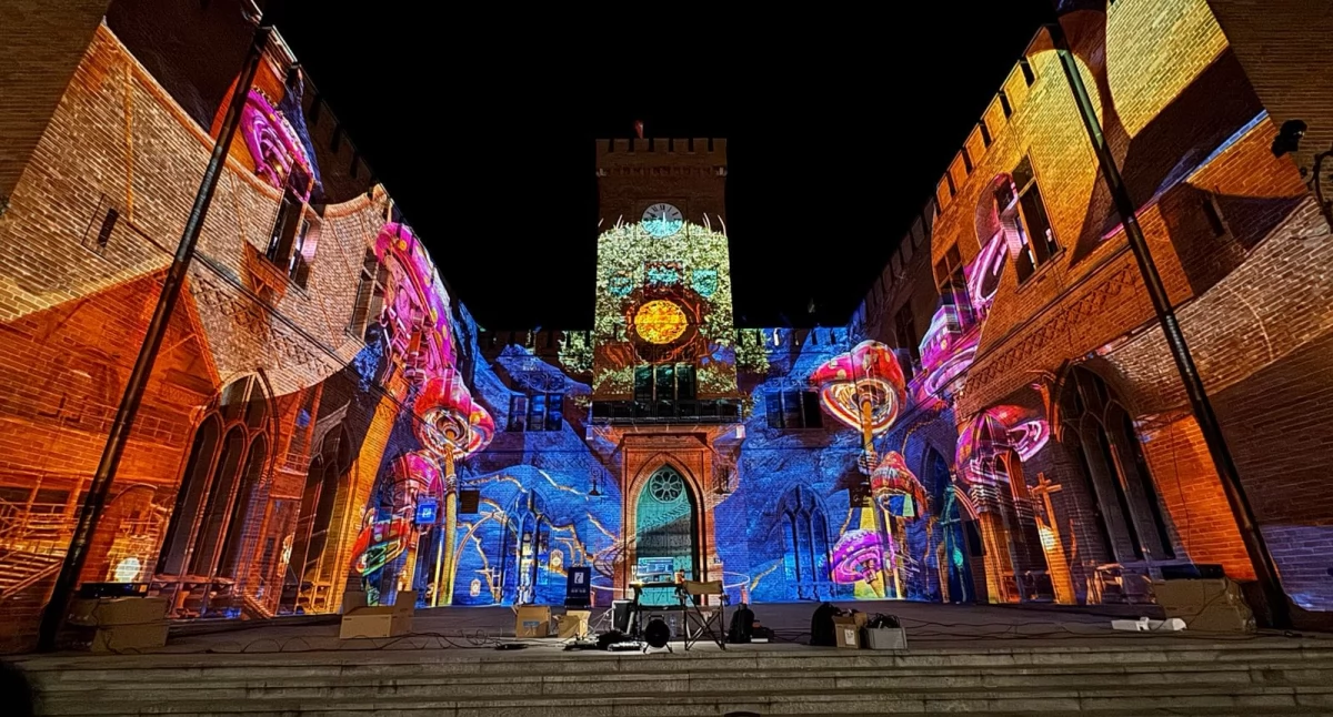 Wiadomości, Testy mappingu ratuszu Kiedy pierwsze projekcje - zdjęcie, fotografia