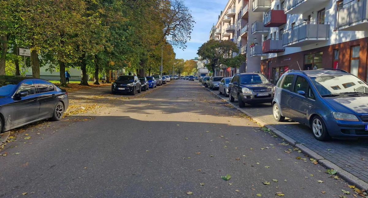 Inwestycje, pieniądze remont trzech - zdjęcie, fotografia