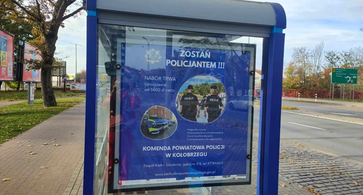 Wiadomości, Policja reklamuje przystankach autobusach urzędach Pierwsza akcja mieście - zdjęcie, fotografia