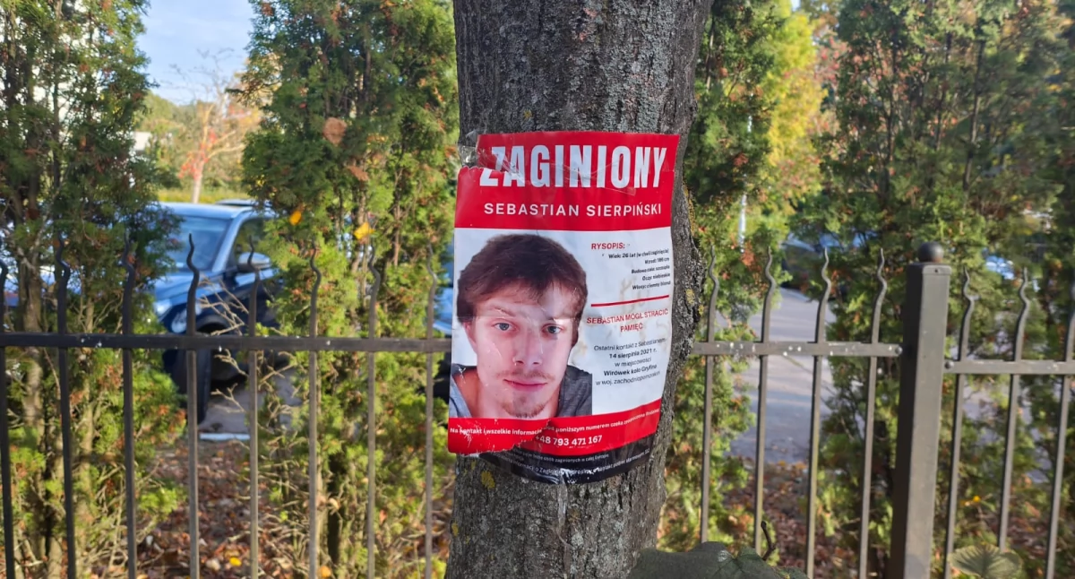 Wiadomości, Rodzina wciąż szuka Sebastiana Plakaty zaginionym latkiem pojawiły Kołobrzegu - zdjęcie, fotografia