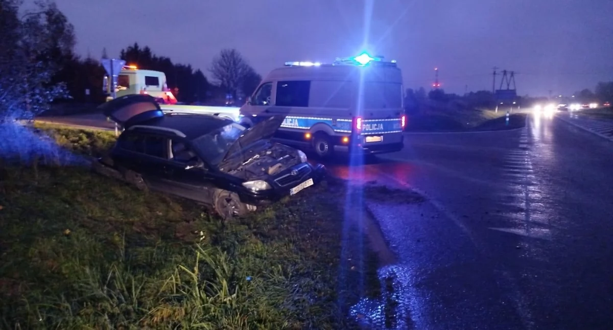 Wiadomości, Toyota wypadła drogi Kierowcy - zdjęcie, fotografia