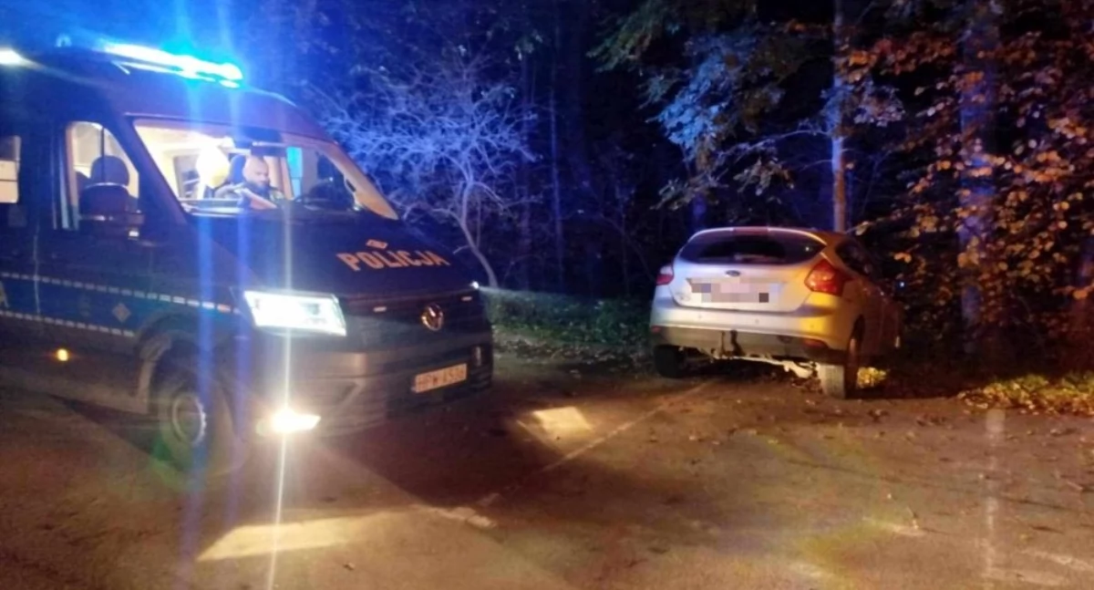 Kronika policyjna, Chciał zaparkować wpadł pijany - zdjęcie, fotografia