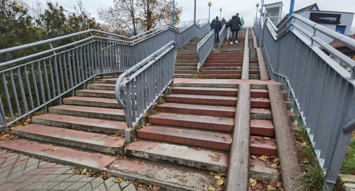 Inwestycje, Schody kładce końcu remontu Ponad pół miliona inwestycję - zdjęcie, fotografia
