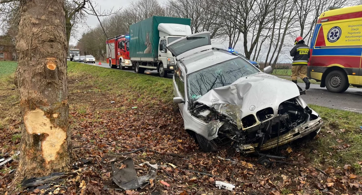 Wypadki drogowe, Chciał uniknąć czołówki wylądował rowie Kierowca trafił szpitala - zdjęcie, fotografia