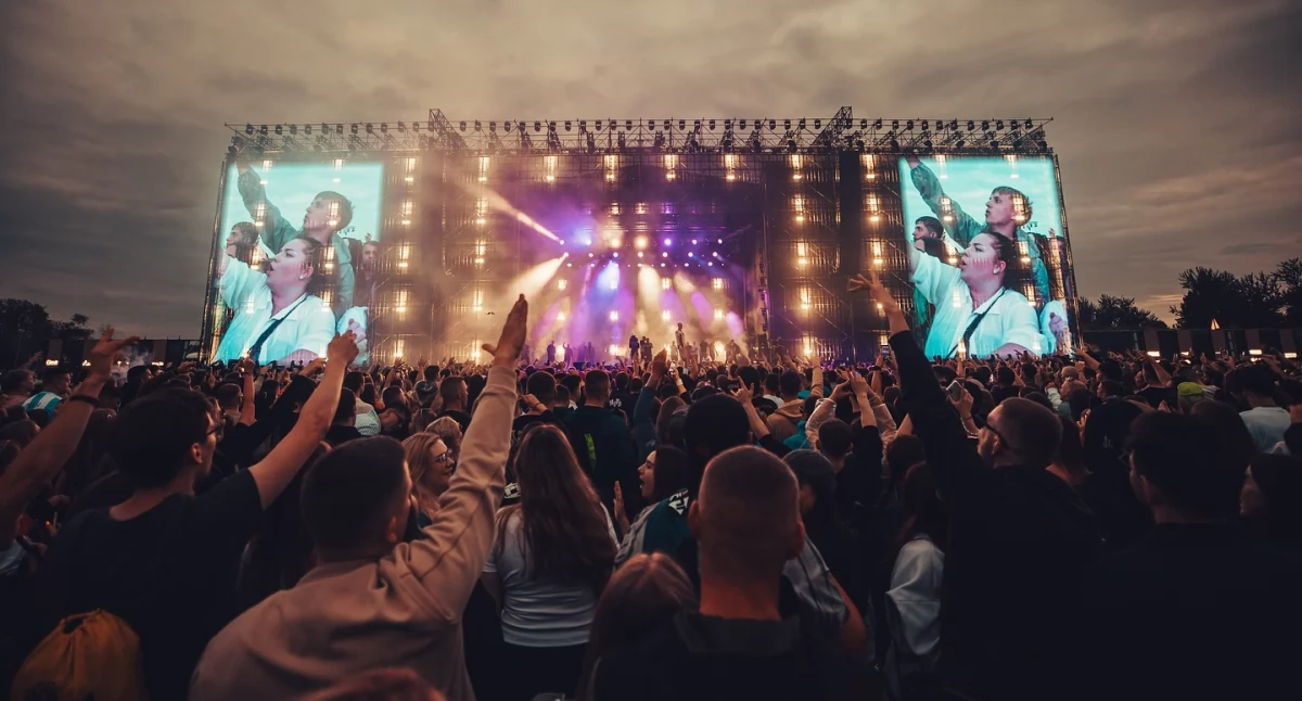 Koncerty, Festival przedsprzedaż biletów Ogłoszono pierwsze gwiazd rapowego eventu - zdjęcie, fotografia