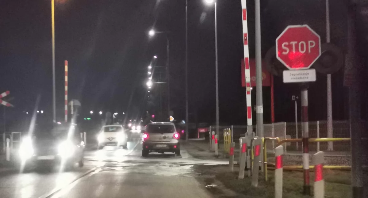 Komunikaty, Uwaga kierowcy! Awaria przejeździe kolejowym - zdjęcie, fotografia