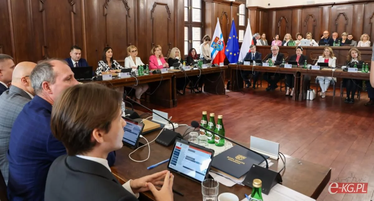 Wiadomości, Miasta apelem premiera Tuska - zdjęcie, fotografia