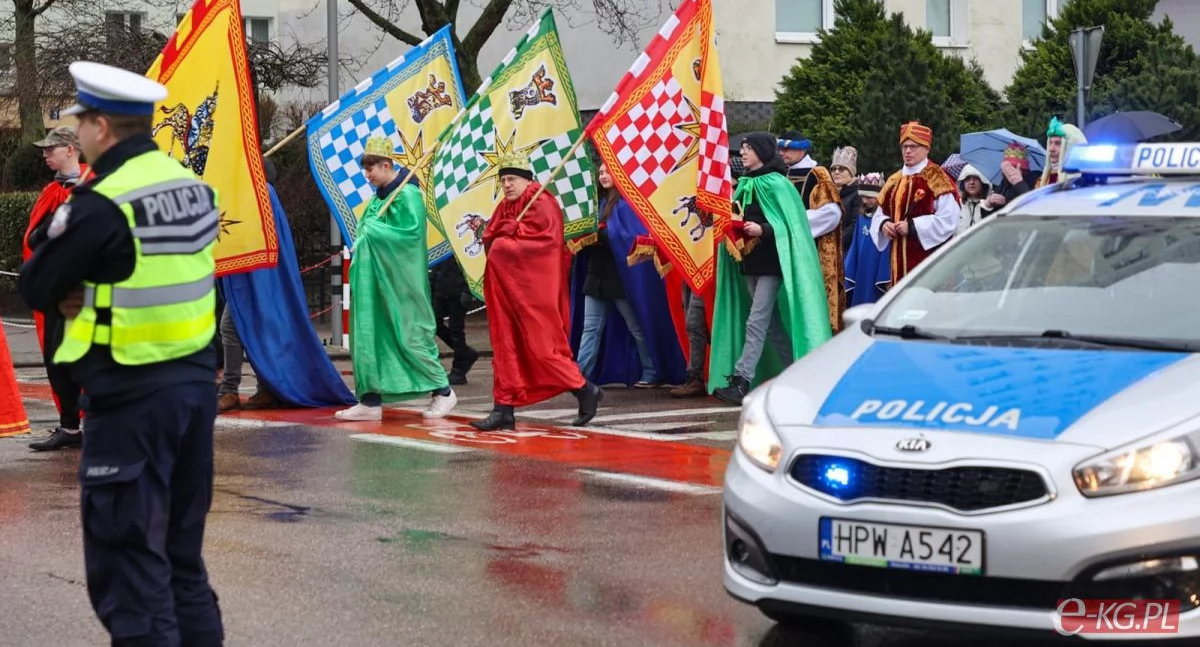 Wiadomości, Orszak Trzech Króli przeszedł ulicami miasta zdjęcia - zdjęcie, fotografia