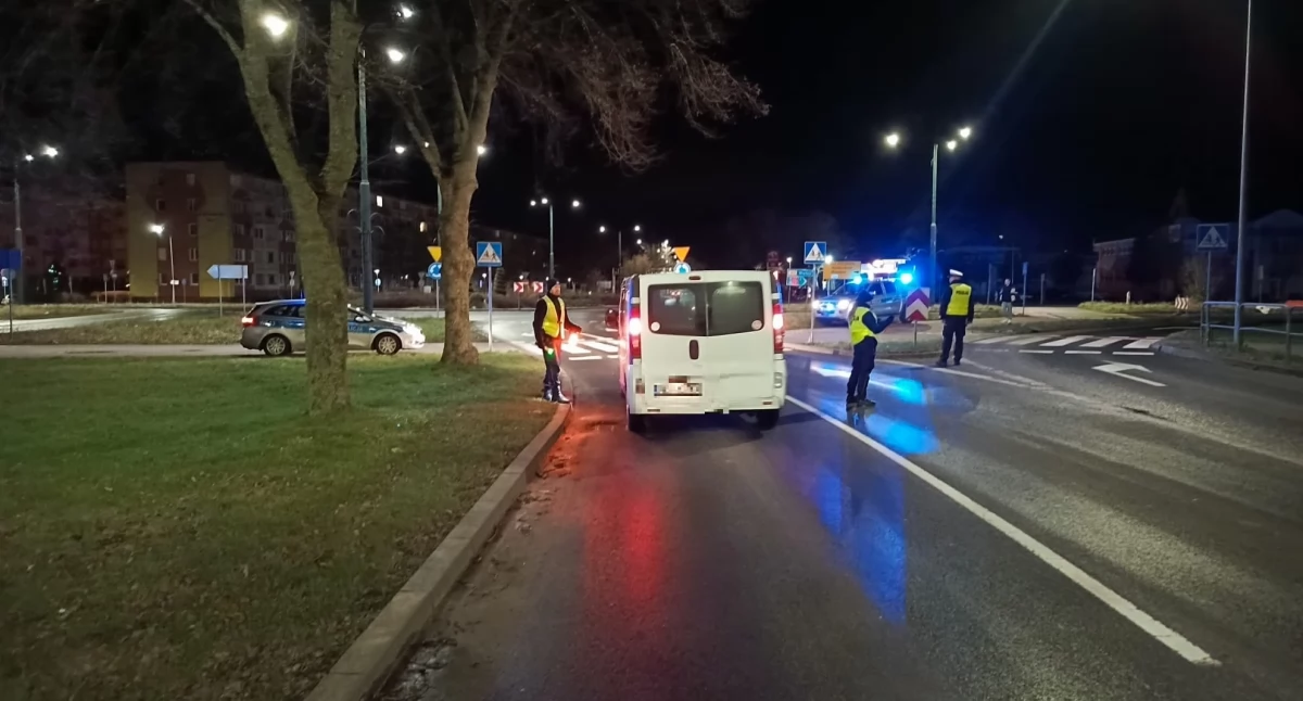 Kronika policyjna, Drogówka sprawdzała kierowców wszystkich trzeźwy poranek - zdjęcie, fotografia
