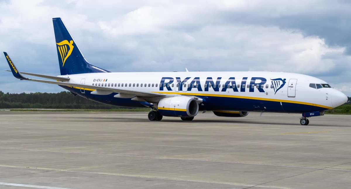 Wiadomości, Ryanair zwiększy liczbę lotów Wielkiej Brytanii - zdjęcie, fotografia