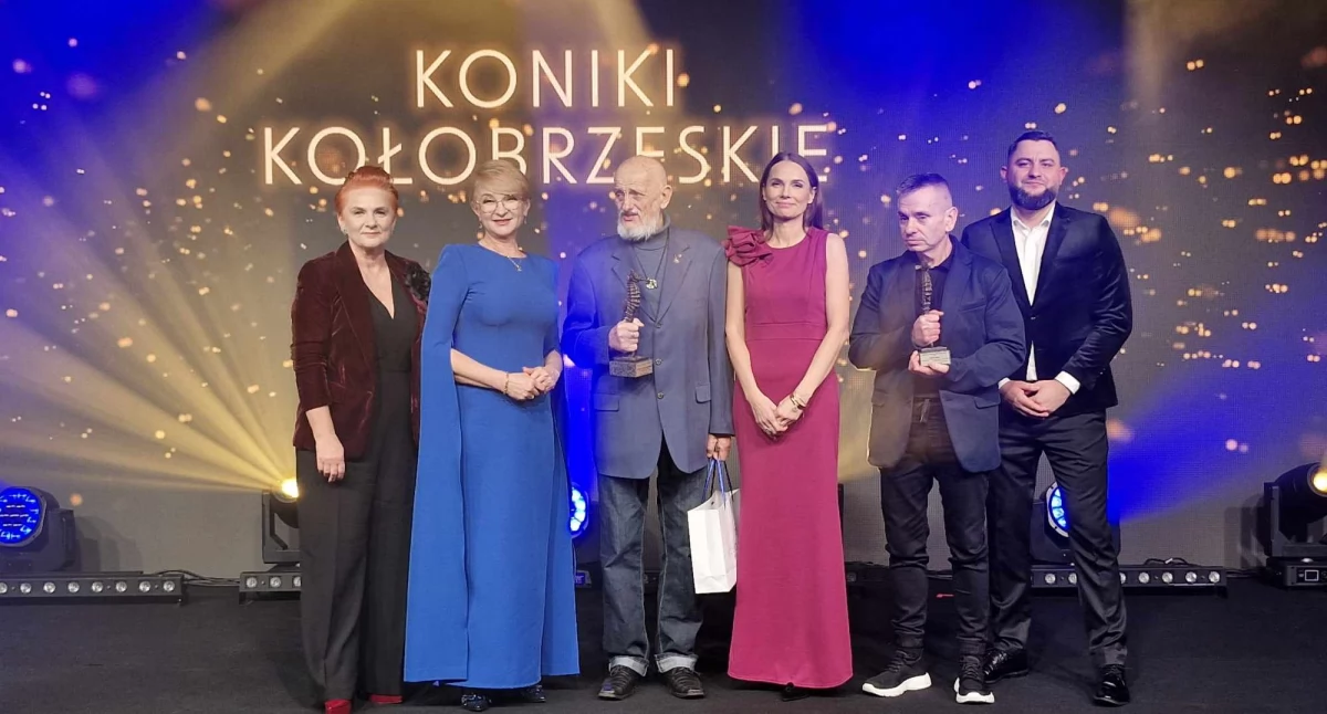 Wiadomości, Kołobrzeskie Koniki rozdane laureaci cennej statuetki - zdjęcie, fotografia