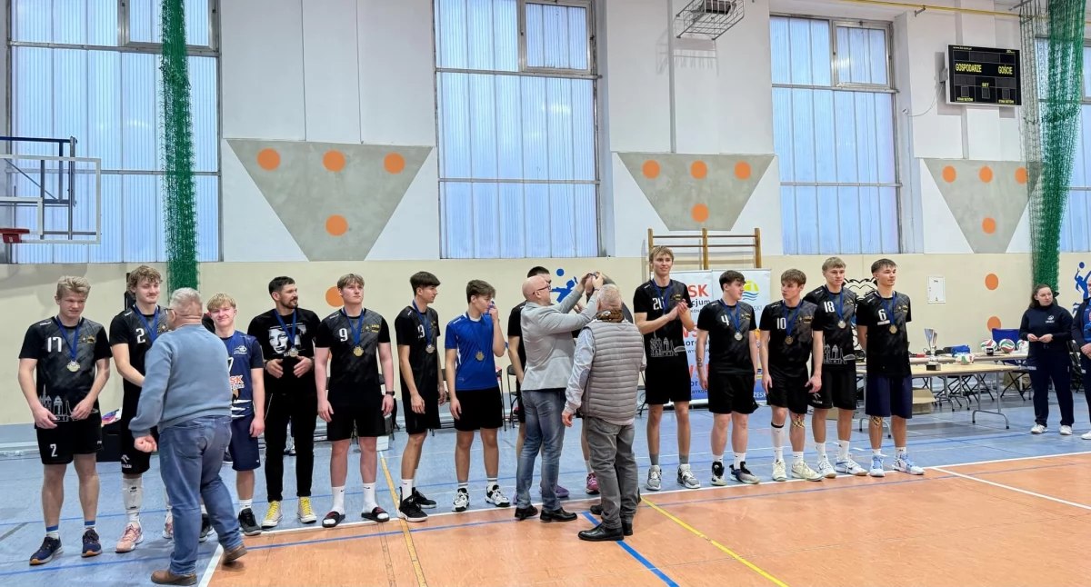 Siatkówka, Fantastyczny weekend Kołobrzeg Złoto juniorów brąz juniorek - zdjęcie, fotografia