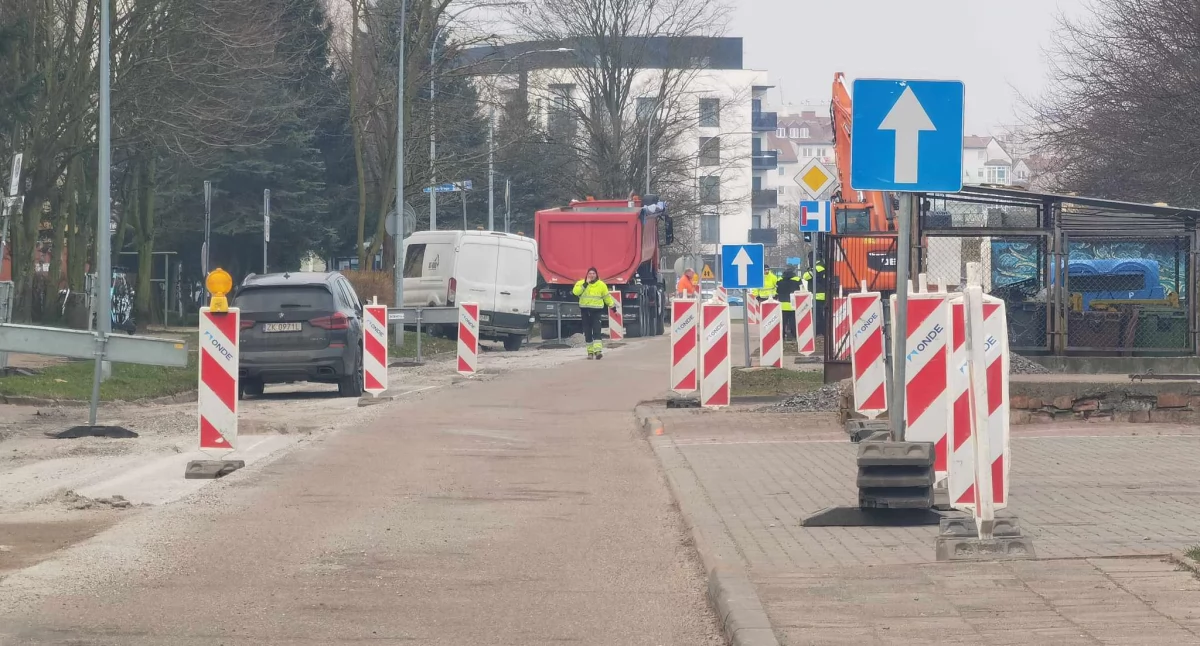 Wiadomości, Ruszyła przebudowa Chodkiewicza będą jeździć autobusy miejskie - zdjęcie, fotografia