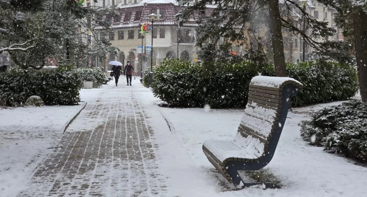 Wiadomości, Zimowy Kołobrzeg Śnieg pokrył miasto [zdjęcia] - zdjęcie, fotografia