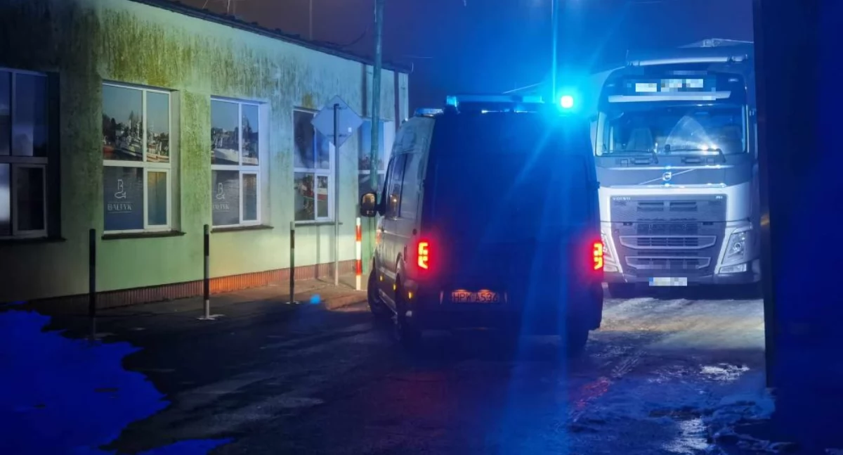 Wiadomości, Tragiczny wypadek porcie żyje starszy mężczyzna - zdjęcie, fotografia