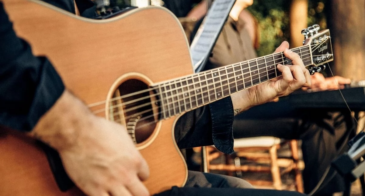 Artykuły Partnerskie, dbać gitarę akustyczną służyła przez Praktyczne wskazówki - zdjęcie, fotografia