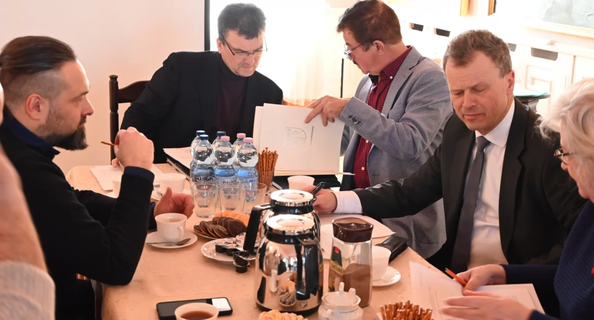 Starostwo Powiatowe, Ostatnie posiedzenie kadencji Muzeum - zdjęcie, fotografia