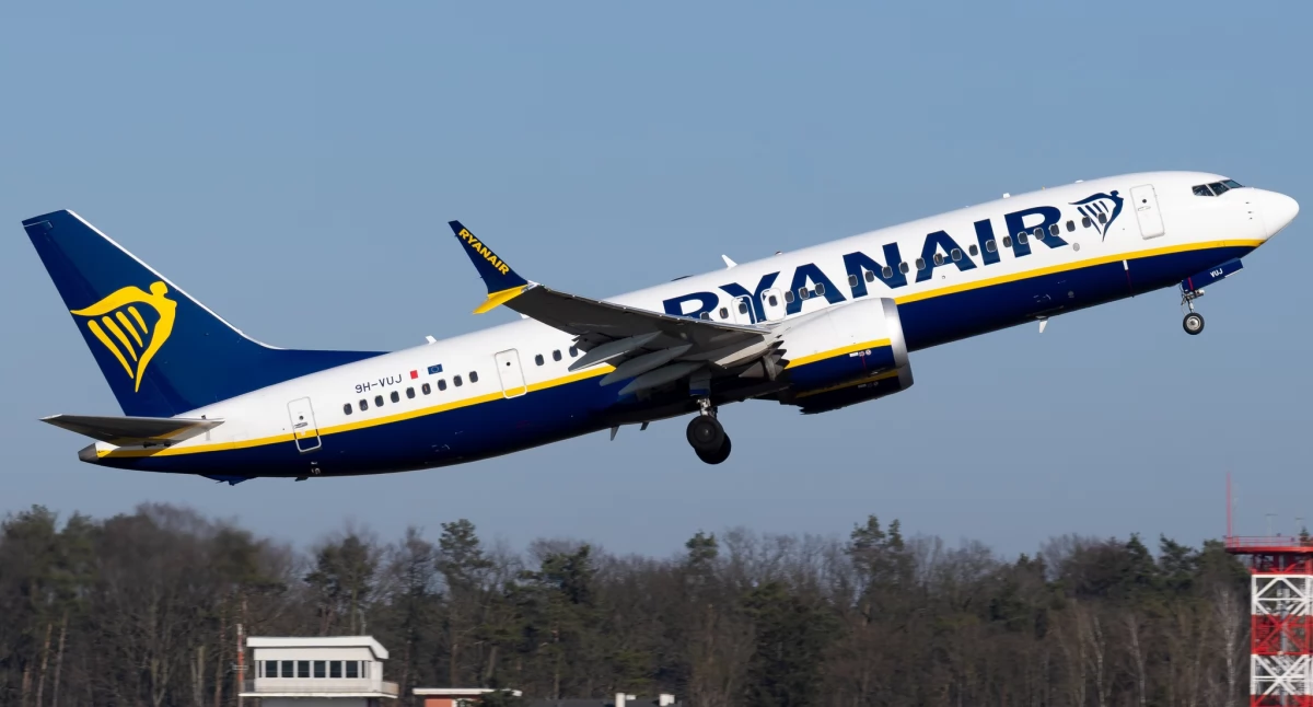 Wiadomości, Kolejne zmiany Ryanair ogłosił więcej lotów Wielkiej Brytanii - zdjęcie, fotografia