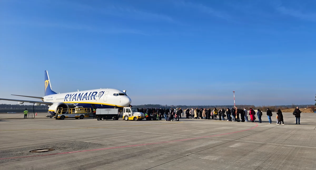Wiadomości, Londynu tygodniu Ryanair zwiększa częstotliwość połączeń Wieliej Brytanii - zdjęcie, fotografia