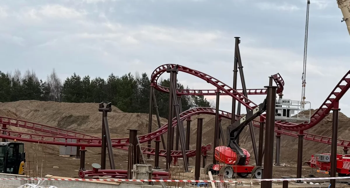 Wiadomości, Parku Rozrywki Hossoland rozpoczął montaż pierwszego rollercoastera - zdjęcie, fotografia