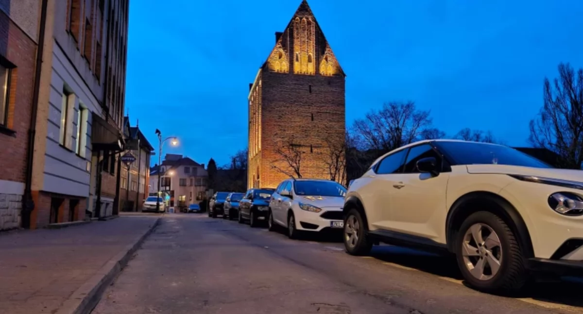 Wiadomości, Zastanawiacie będzie działo wyremontowanej baszcie - zdjęcie, fotografia