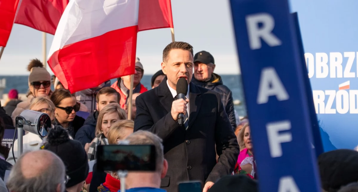 Polityka, Rafał Trzaskowski Kołobrzegu kandydat porywa tłumy (foto) - zdjęcie, fotografia
