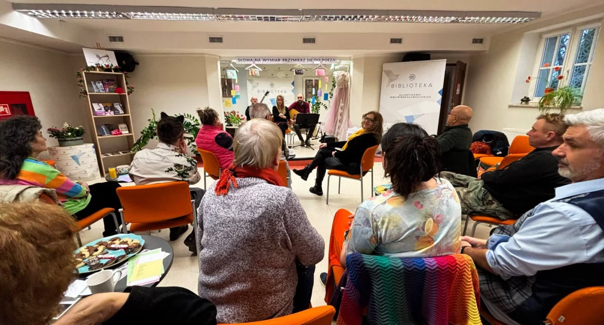 Biblioteka, Kwiecień Miejską Biblioteką Publiczną programie wydarzeń - zdjęcie, fotografia