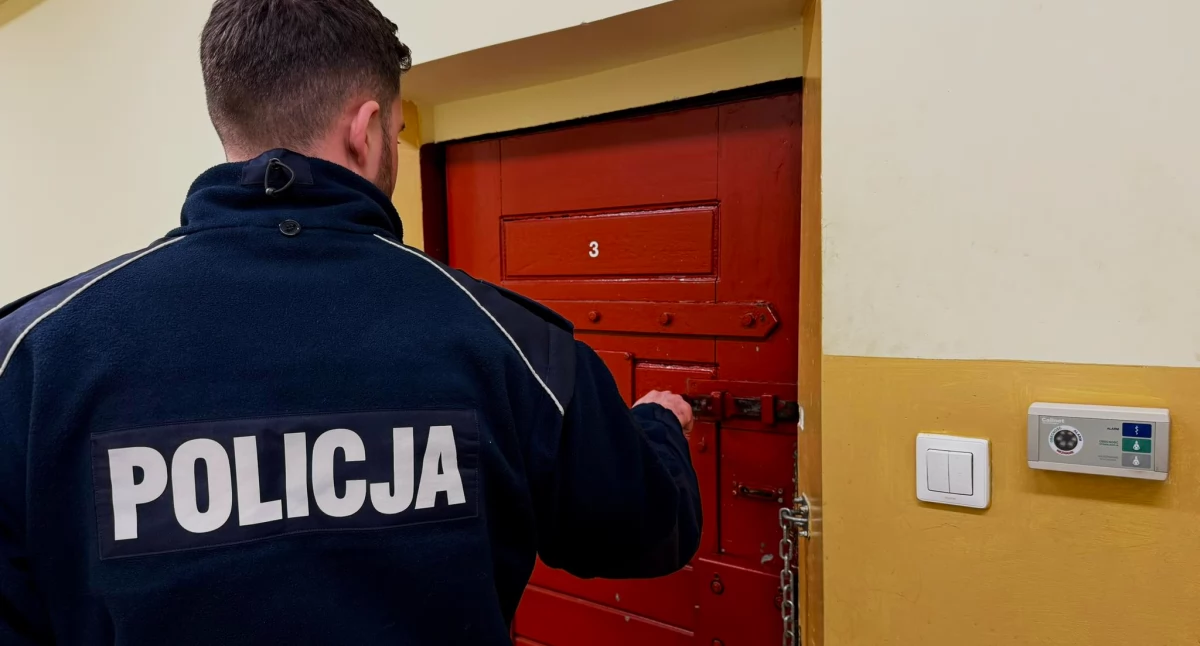 Kronika policyjna, Policyjne zatrzymania Pijany kierowca prowadzenie uprawień niepłacenie alimentów - zdjęcie, fotografia