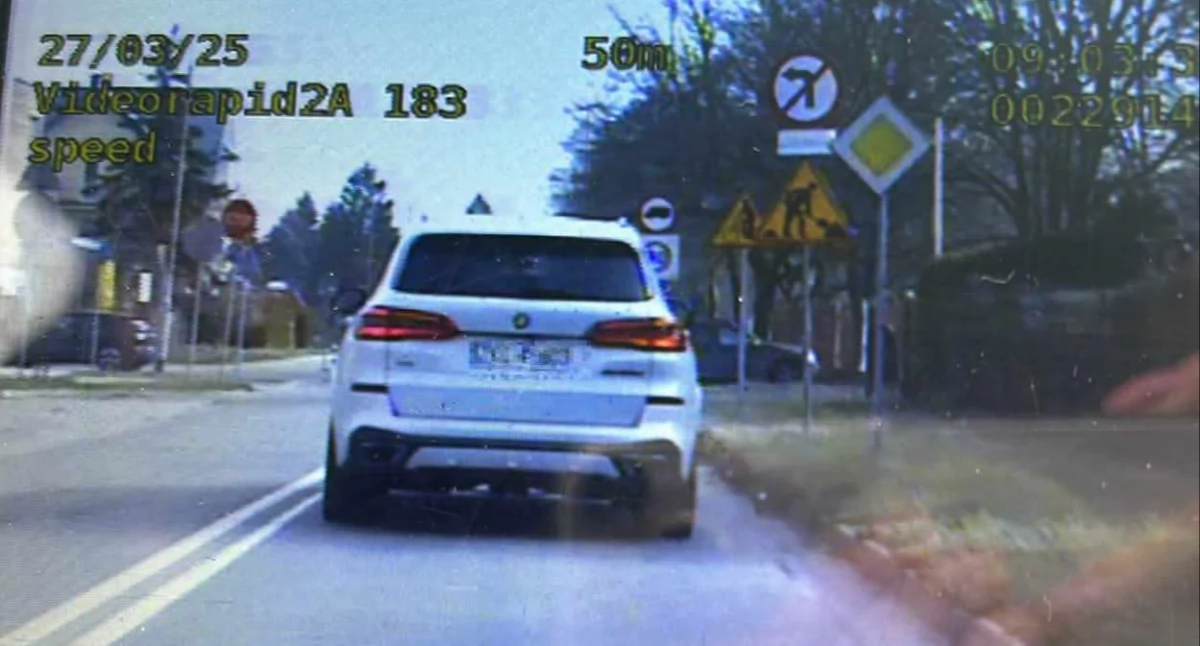 Kronika policyjna, terenie zabudowanym surowe konsekwencje kierującej - zdjęcie, fotografia