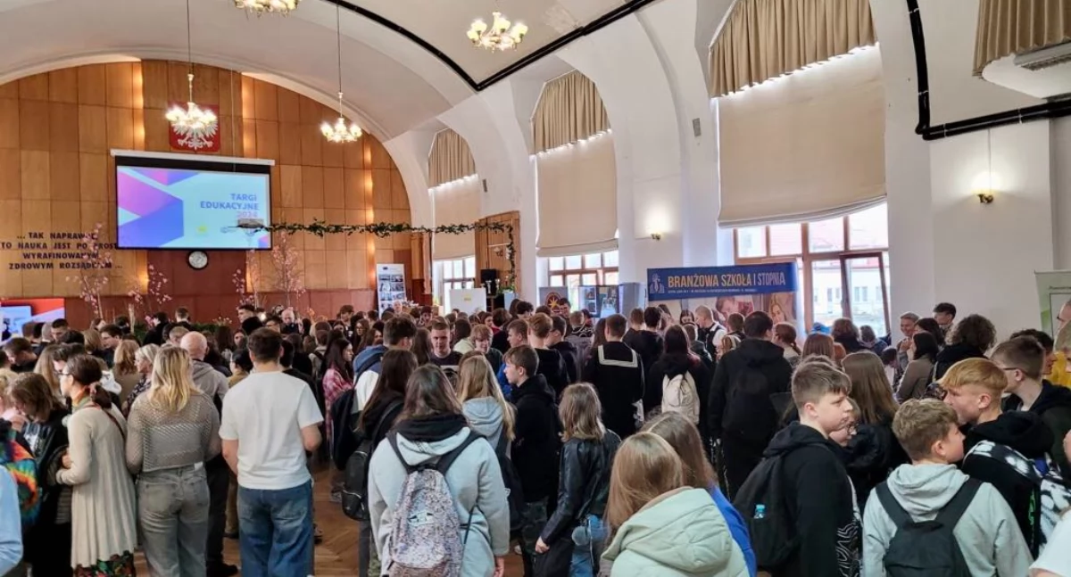 Wiadomości, Targi Edukacyjne ósmoklasistów - zdjęcie, fotografia