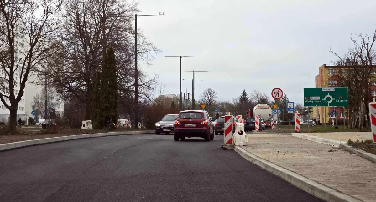 Wiadomości, Zmiany organizacji ruchu Krzywoustego Kolejny przebudowy utrudnienia - zdjęcie, fotografia