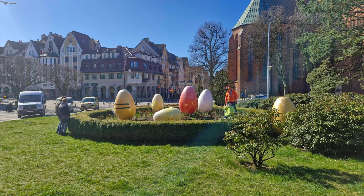 Wiadomości, Kołobrzeg właśnie stroi święta jeszcze bardziej - zdjęcie, fotografia