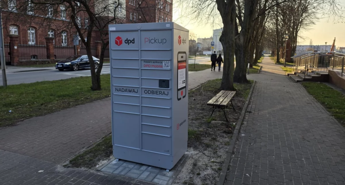 Wiadomości, Estetyka kontra wygoda Paczkomaty szpecą miejską przestrzeń - zdjęcie, fotografia