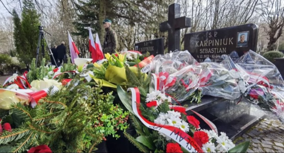 Wiadomości, Rocznica Zbrodni Katyńskiej Katastrofy Smoleńskiej Uroczystości Kołobrzegu - zdjęcie, fotografia