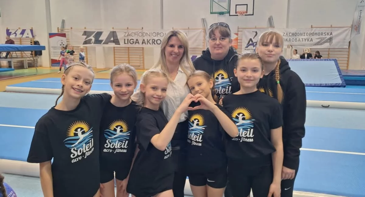 Inne Sporty, Złoto srebra zawodniczek fitness Soleil - zdjęcie, fotografia
