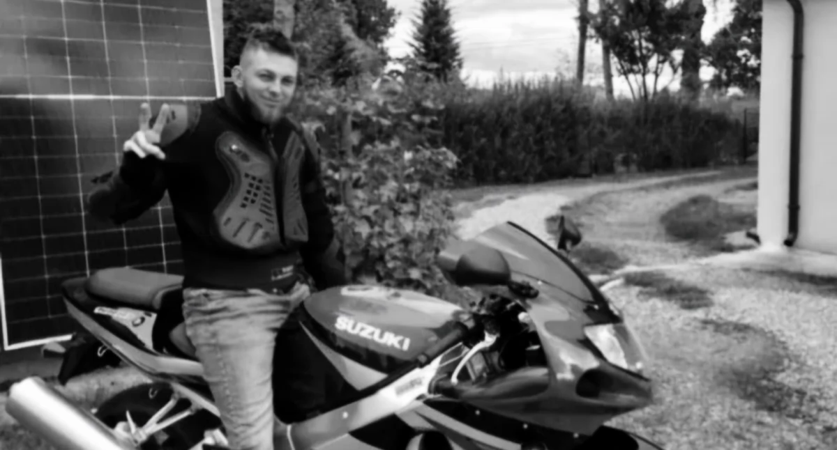 Komunikaty, głębokim smutkiem zawiadamiamy - zdjęcie, fotografia