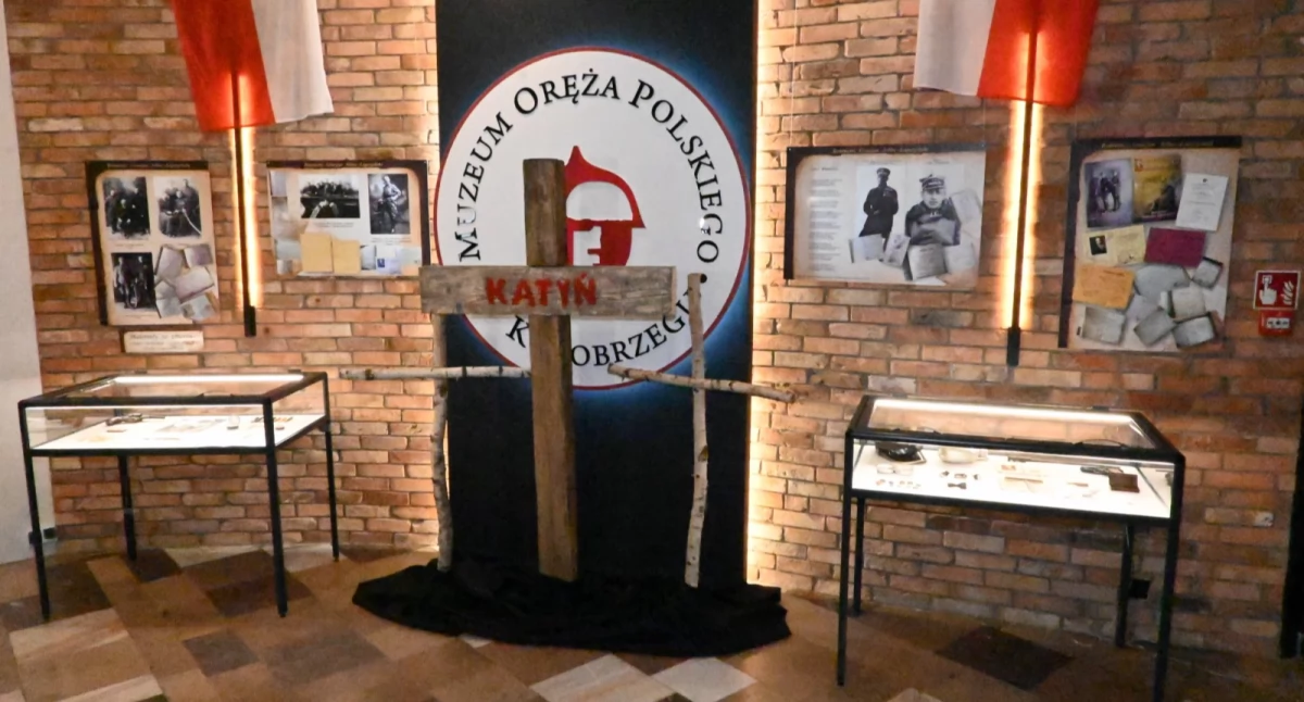Historia, Unikalne artefakty katyńskie stałej wystawie Muzeum Oręża Polskiego - zdjęcie, fotografia