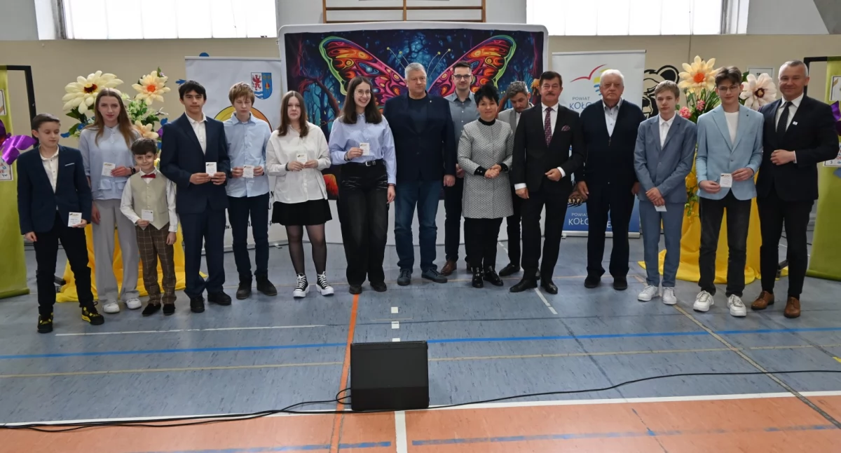 Starostwo Powiatowe, Kółka olimpijskie młodych sportowców - zdjęcie, fotografia